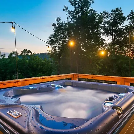 10Min To Parkway - Mountain View In Hot Tub - Cozy, Fireplace Cabin Sevierville Exterior photo