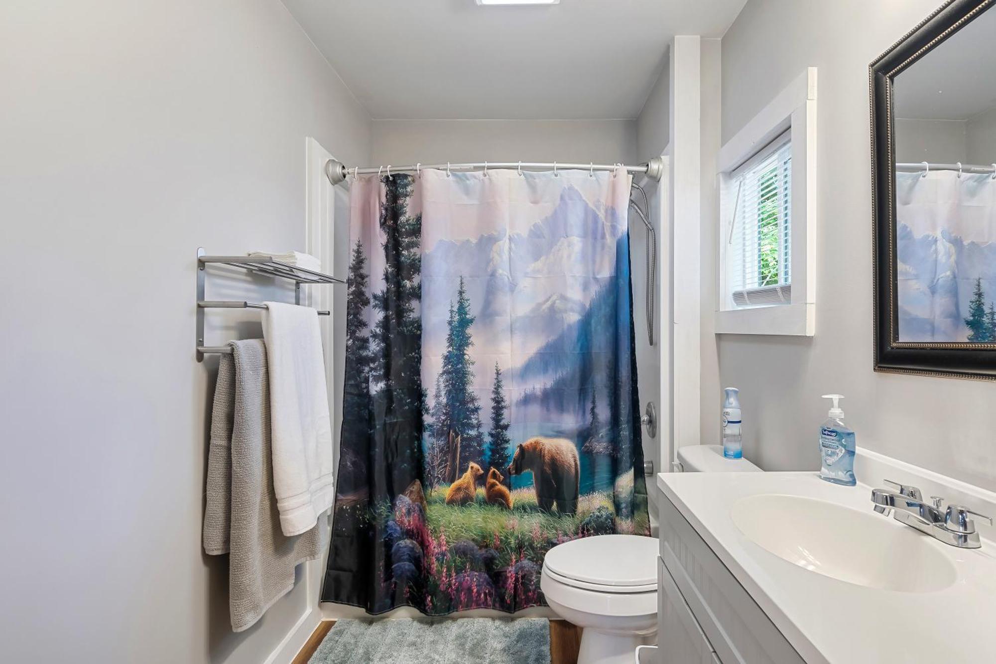 Deals! - 10 Min To Parkway - Mt View- Hot Tub-Cozy Cabin Holiday home *