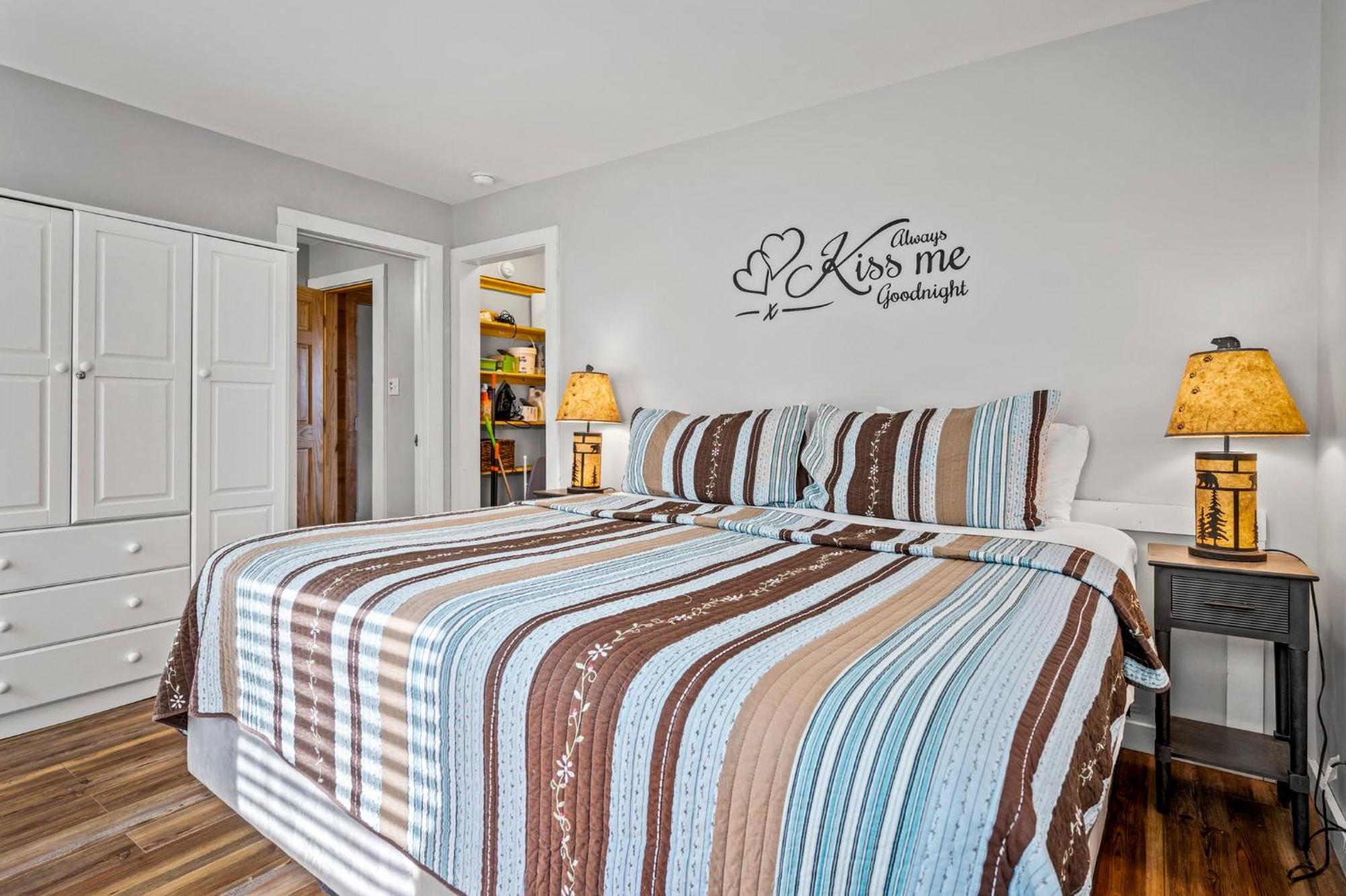 Deals! - 10 Min To Parkway - Mt View- Hot Tub-Cozy Cabin * Sevierville