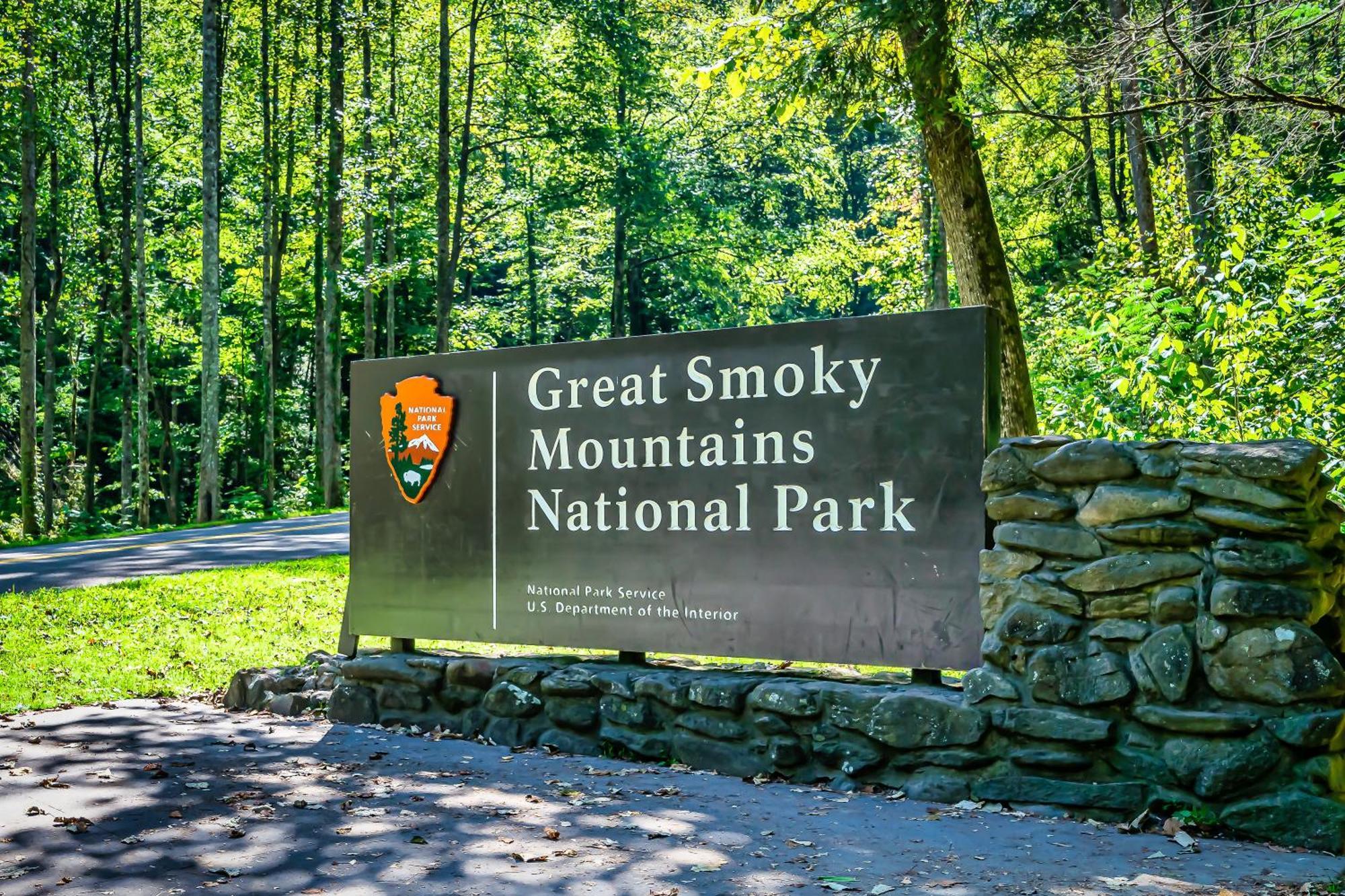 Deals! - 10 Min To Parkway - Mt View- Hot Tub-Cozy Cabin Holiday home Sevierville